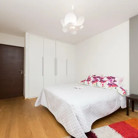 Apartment Spacious At Reeder's